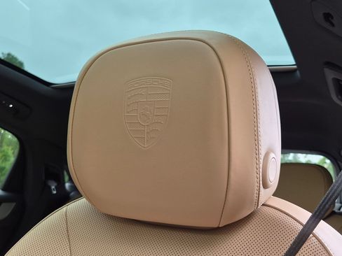 Certified 2026 Porsche Cayenne Coupe AWD/4WD image 6