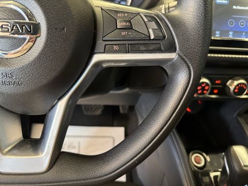 Used 2019 Nissan Kicks S FWD image 12