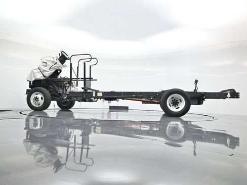 Used 2027 Ford E-350 and Econoline 350 Super Duty w/ Gaseous Engine Prep Package RWD image 24