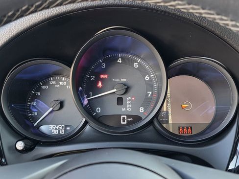 Used 2024 Porsche Macan image 19