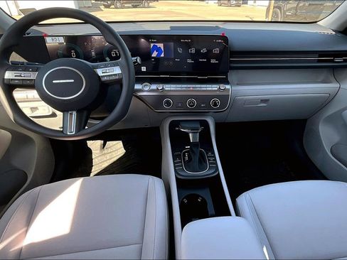 Certified 2025 Hyundai Kona SE AWD/4WD image 9
