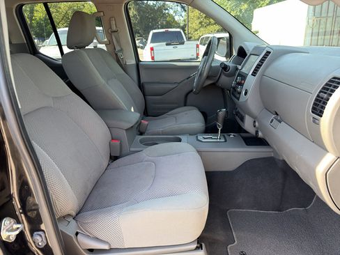 Used 2020 Nissan Frontier SV AWD/4WD image 22