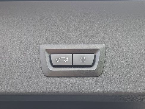 New 2025 BMW X3 xDrive30i w/ Convenience Package image 13