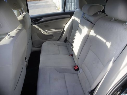 Used 2016 Volkswagen Golf S FWD image 11