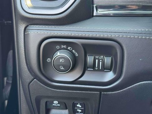 Used 2023 RAM 1500 Limited AWD/4WD image 19
