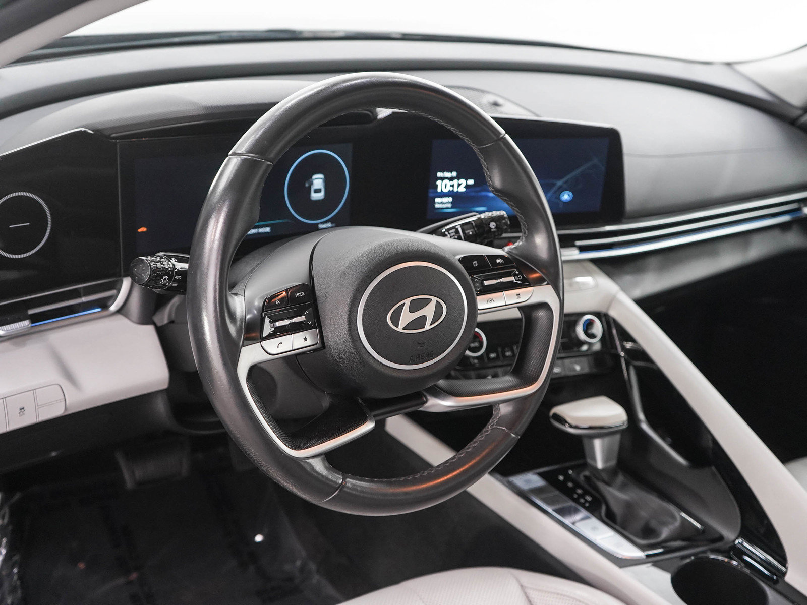 Used 2024 Hyundai Elantra Limited FWD image 19