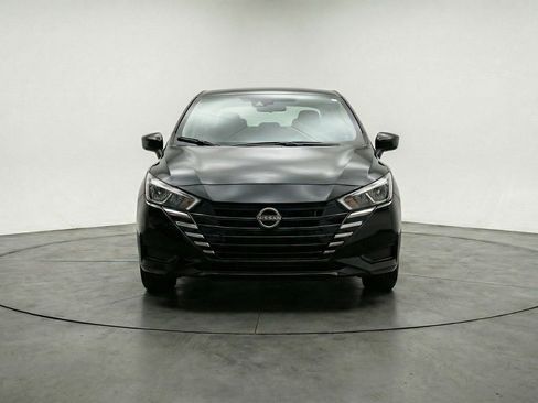 Used 2025 Nissan Versa SV FWD image 2