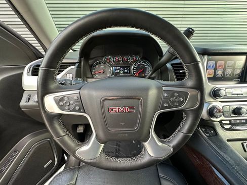 Used 2019 GMC Yukon SLT w/ Premium Edition AWD/4WD image 16
