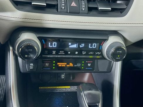 Used 2019 Toyota RAV4 Limited w/ Advanced Technology Package FWD image 14