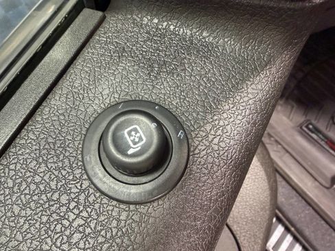 Used 2012 Ford F150 Lariat w/ Lariat Chrome Pkg AWD/4WD image 26