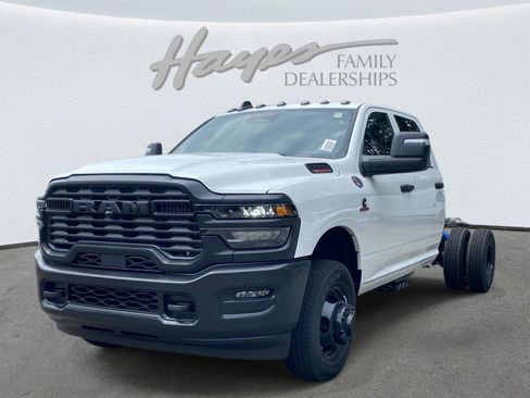 New 2026 RAM 3500 Tradesman AWD/4WD image 5