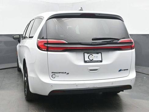Used 2024 Chrysler Pacifica Limited FWD image 5
