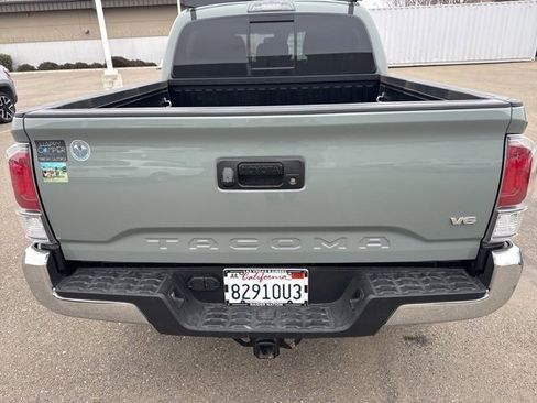 Used 2023 Toyota Tacoma TRD Off-Road image 9