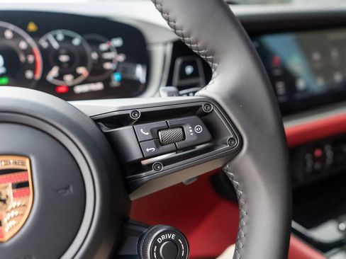 New 2026 Porsche Cayenne S AWD/4WD image 21