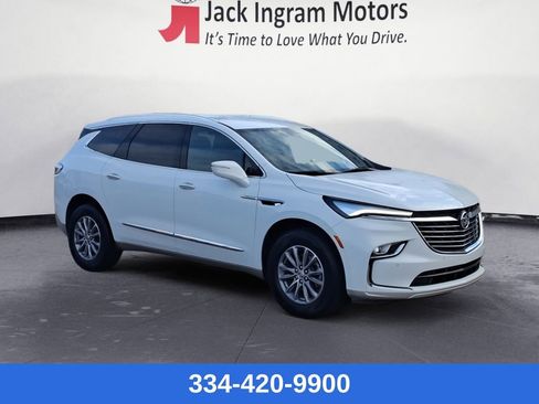 Used 2024 Buick Enclave Premium image 7
