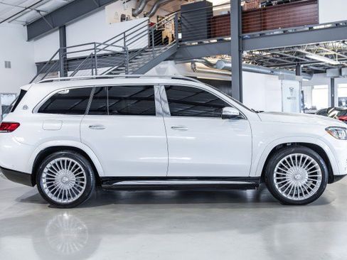 Used 2023 Mercedes-Benz Maybach GLS 600 4MATIC image 7