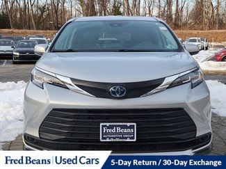 Used 2023 Toyota Sienna LE video 2