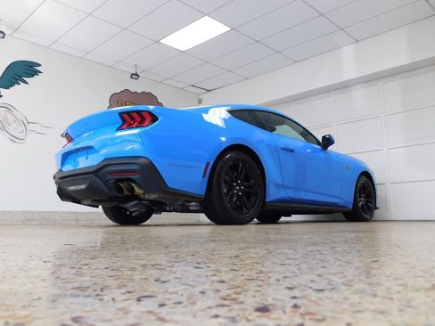 Used 2025 Ford Mustang GT RWD image 10