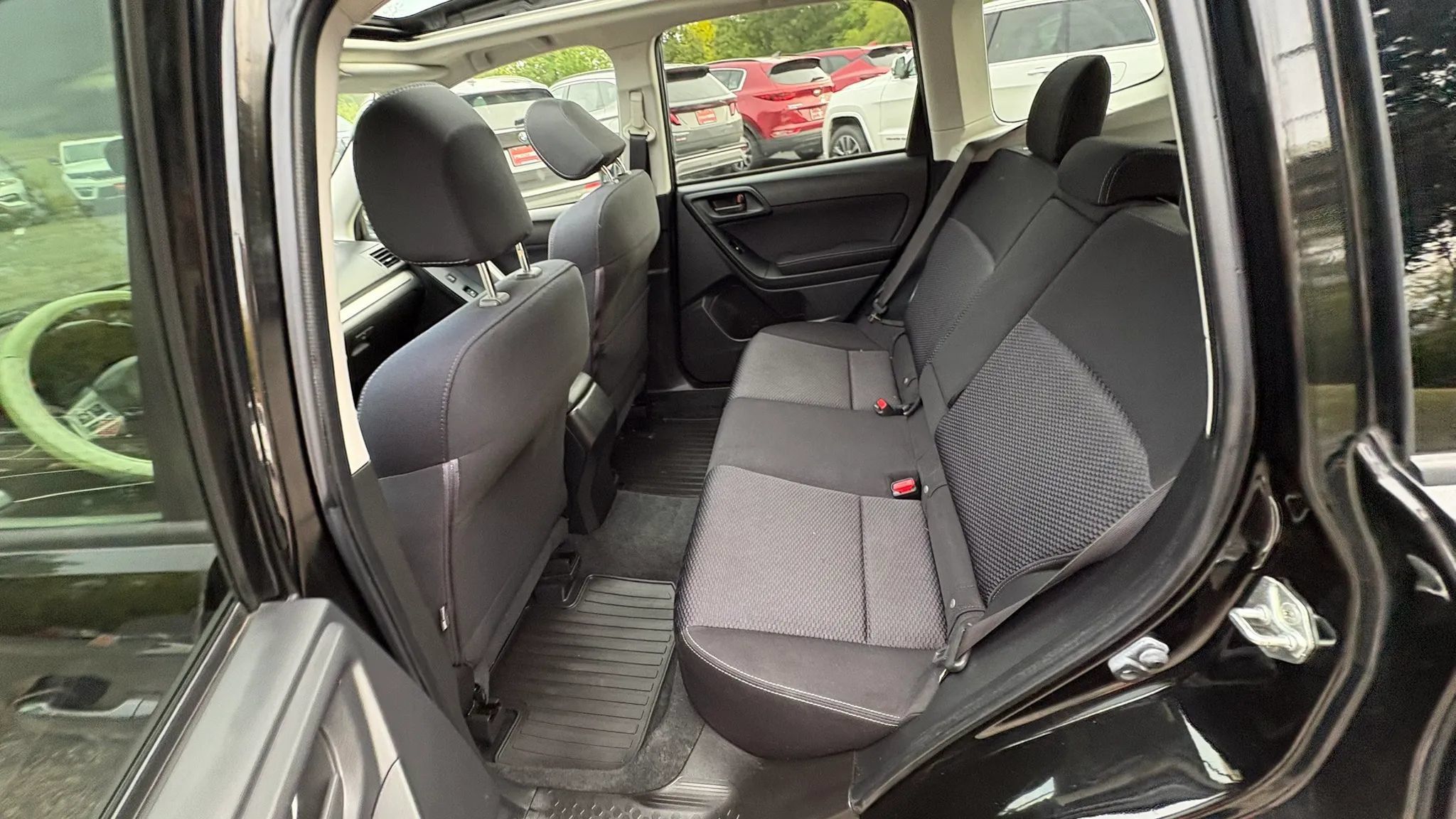 Used 2015 Subaru Forester 2.5i Premium w/ All-Weather Package AWD/4WD image 28