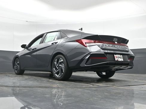 Certified 2025 Hyundai Elantra Limited FWD image 54