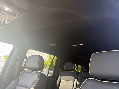 Used 2024 Chevrolet Suburban Premier image 46