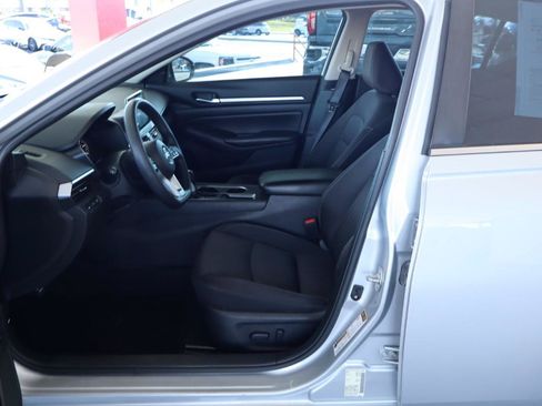 Used 2022 Nissan Altima 2.5 SV FWD image 15
