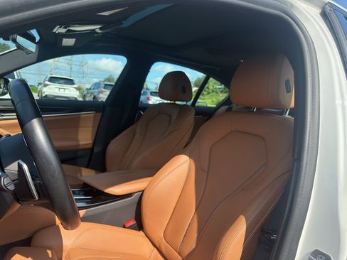 Used 2021 BMW 540i w/ M Sport Package RWD image 10