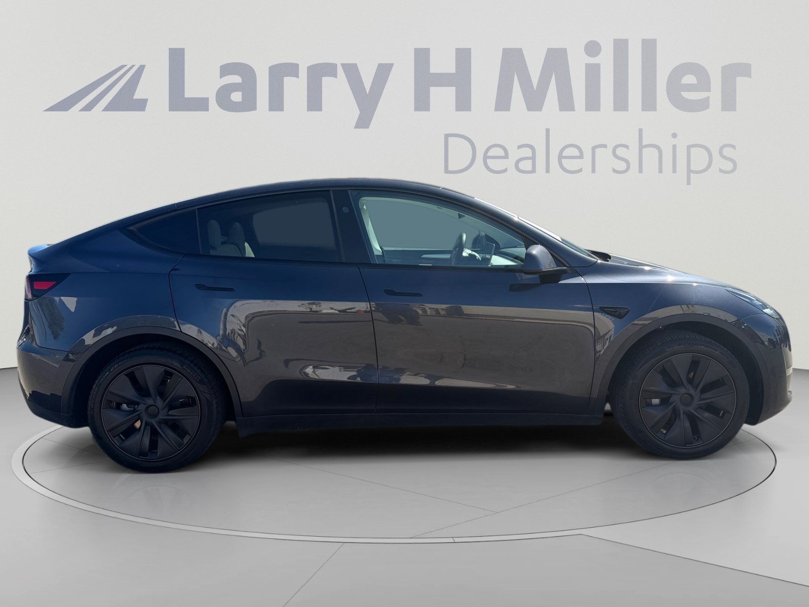 Used 2024 Tesla Model Y Long Range RWD image 6