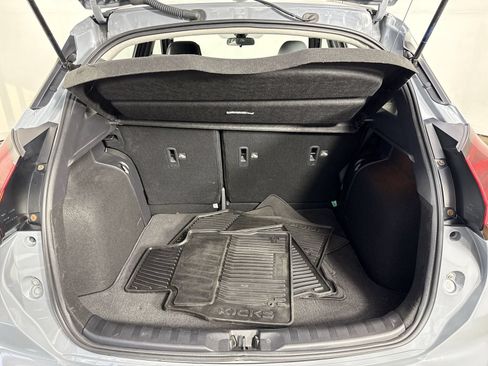Used 2024 Nissan Kicks SR w/ SR Premium Package FWD image 33