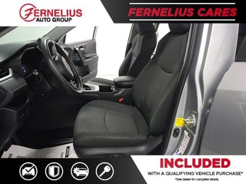 Used 2022 Toyota RAV4 XLE image 17