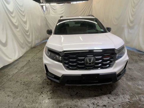 Certified 2023 Honda Passport TrailSport image 3