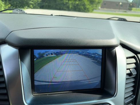 Used 2019 Chevrolet Suburban Premier AWD/4WD image 25