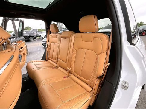 Used 2022 Jeep Grand Cherokee Summit AWD/4WD image 24