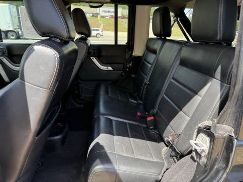 Used 2012 Jeep Wrangler Unlimited Sahara w/ Connectivity Group image 5