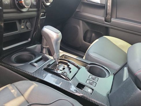 Used 2020 Toyota 4Runner TRD Off-Road Premium w/ Moonroof Package AWD/4WD image 29