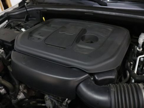 Used 2019 Jeep Grand Cherokee Overland AWD/4WD image 29