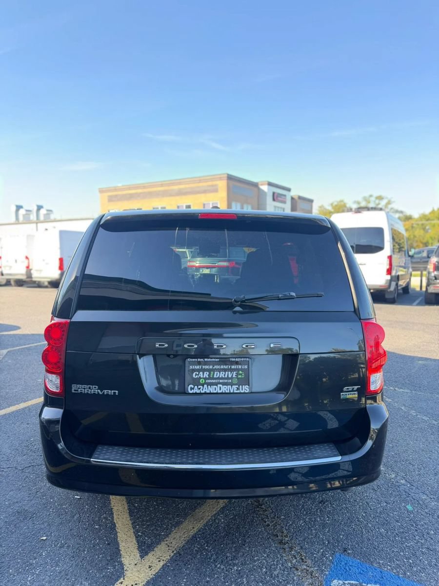 Used 2019 Dodge Grand Caravan GT FWD image 4