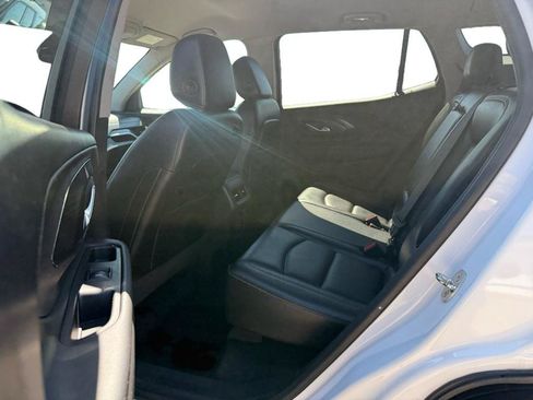 Used 2021 GMC Terrain SLT FWD image 10