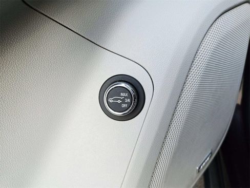 Used 2018 GMC Acadia SLT image 41