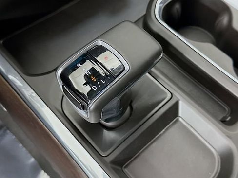 Used 2024 GMC Sierra 1500 SLT w/ SLT Premium Package image 19