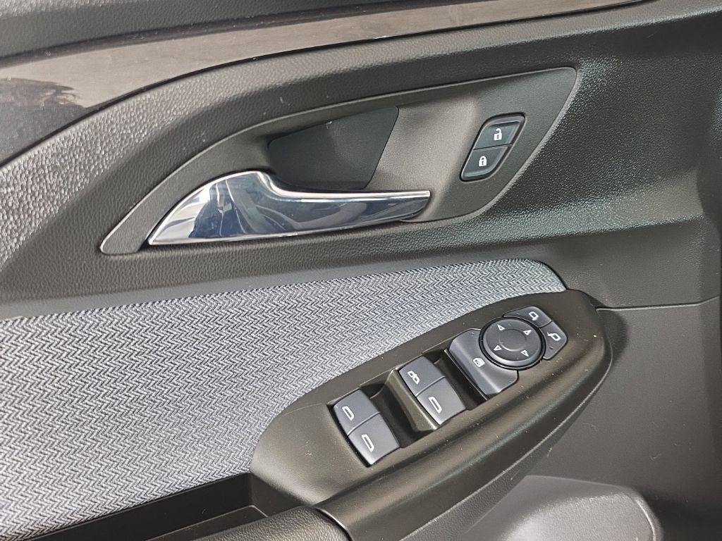 Certified 2023 Chevrolet TrailBlazer LS FWD image 29