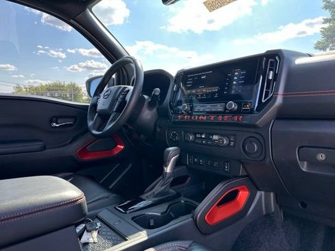 Used 2025 Nissan Frontier PRO-4X w/ Pro Premium Package AWD/4WD image 30