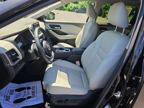 Used 2023 Nissan Rogue SV w/ SV Premium B Package AWD/4WD image 9