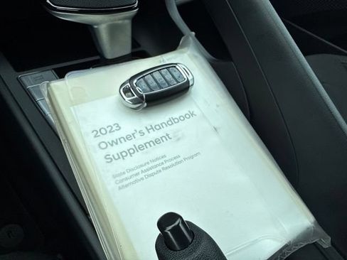Used 2023 Hyundai Elantra SEL FWD image 40