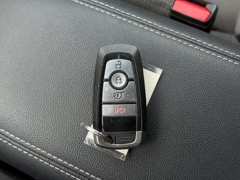 Used 2021 Ford Escape SE w/ SE Sport Appearance Package FWD image 31