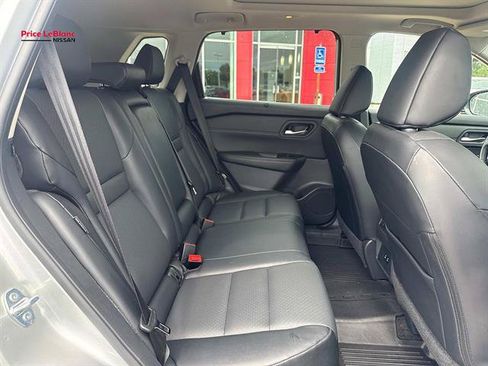 Used 2025 Nissan Rogue SV w/ SV Premium Package FWD image 9