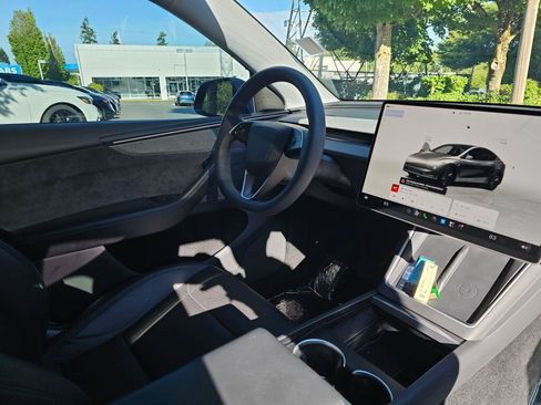 Used 2026 Tesla Model Y Long Range AWD/4WD image 10