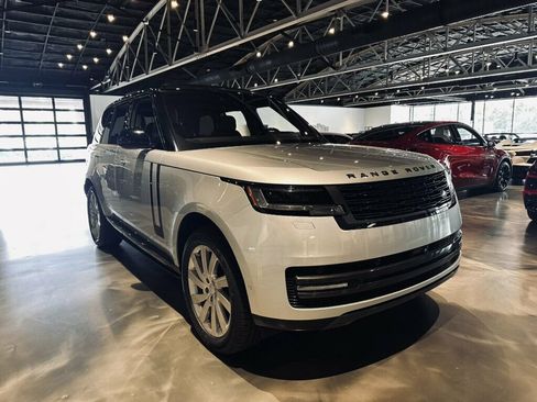 Used 2023 Land Rover Range Rover SE AWD/4WD image 7