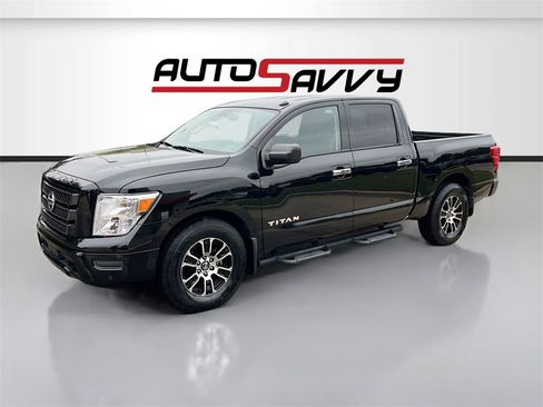 Used 2021 Nissan Titan SV w/ SV Convenience Package image 3