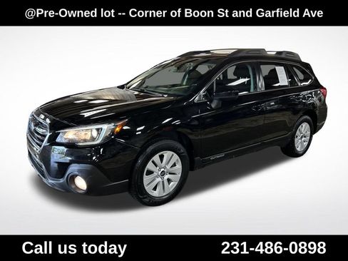 Used 2019 Subaru Outback 2.5i Premium AWD/4WD image 1
